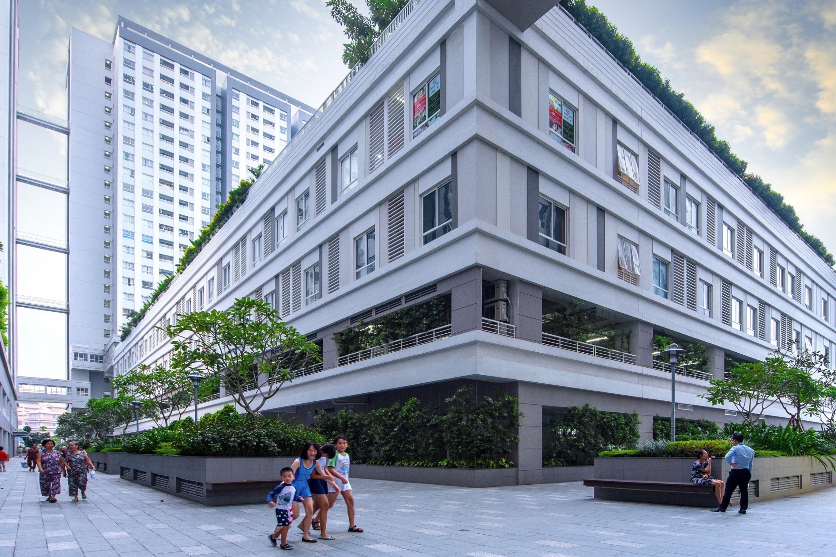 Dich keo dai, cu dan chung cu o TP.HCM mong duoc giam phi quan ly hinh anh