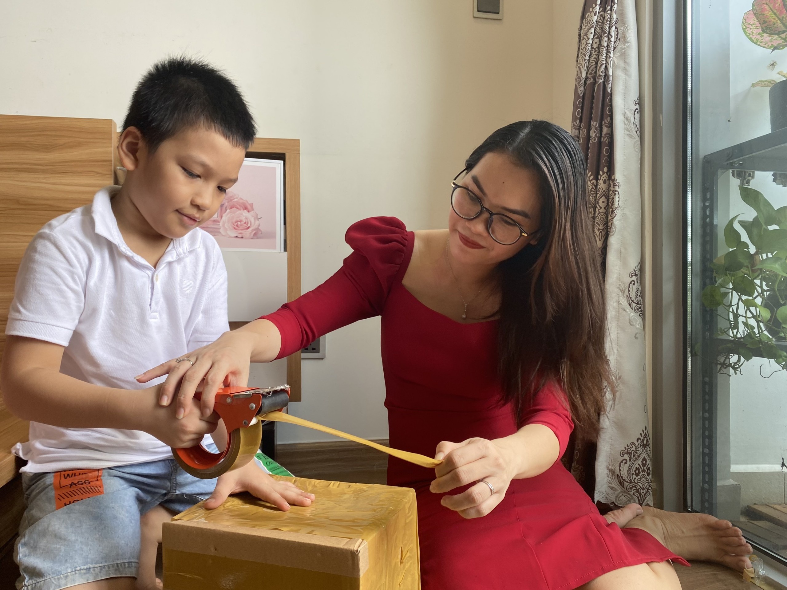 tang sach giao khoa cho hoc sinh vung cao anh 1