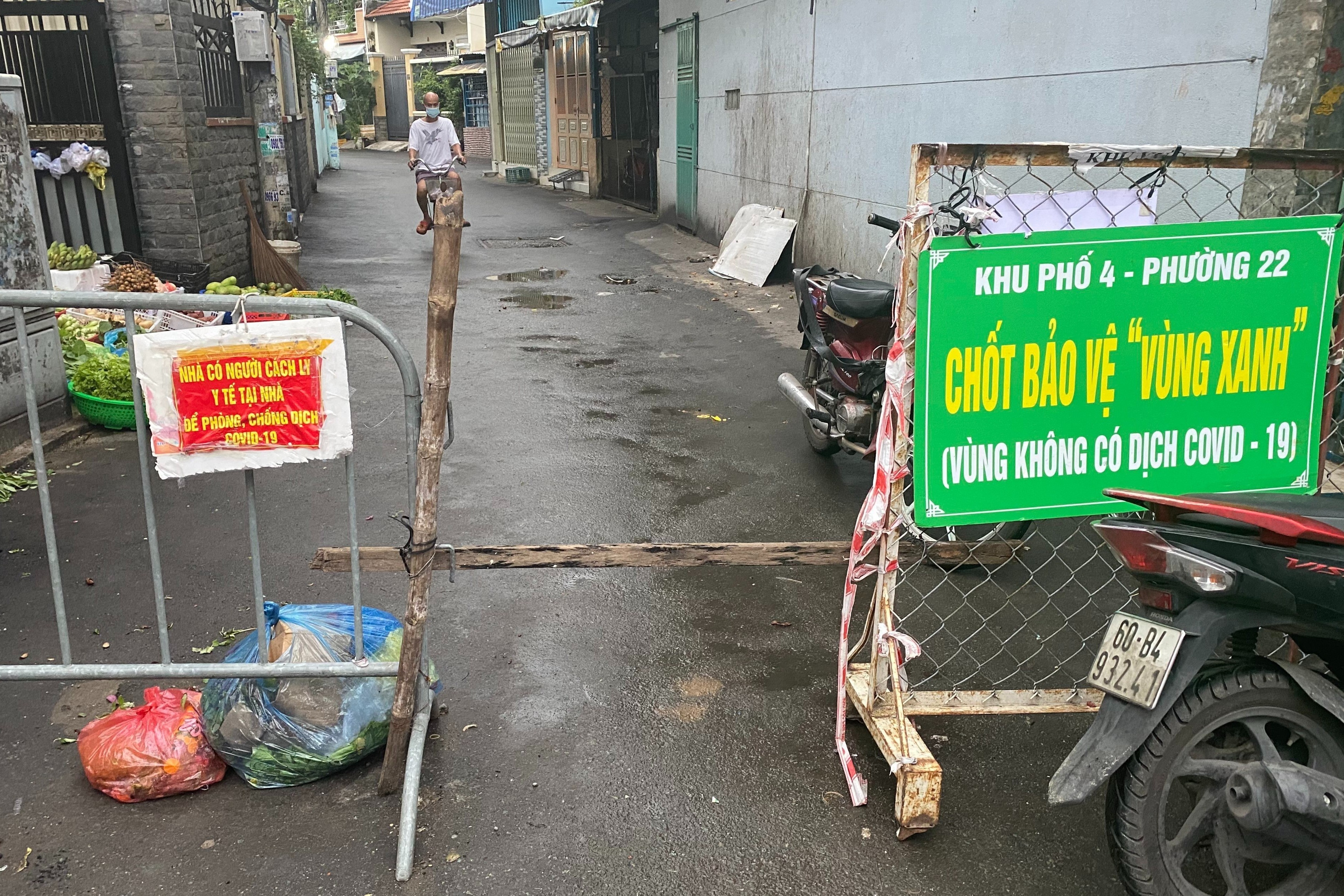 Hem o quan Binh Thanh van con rao chan hinh anh