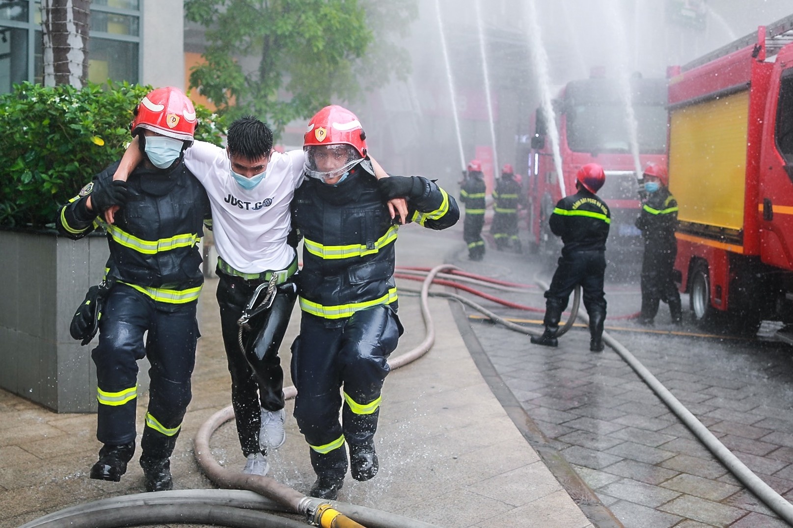 Dien tap chua chay tai can ho chung o TP.HCM anh 7