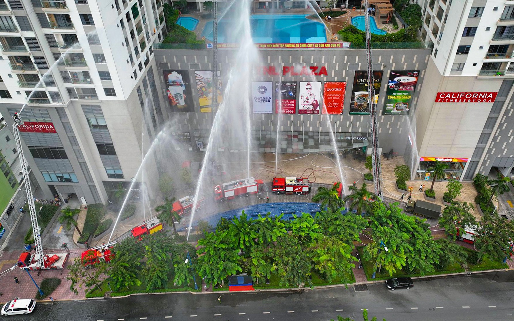 Dien tap chua chay tai can ho chung o TP.HCM anh 2