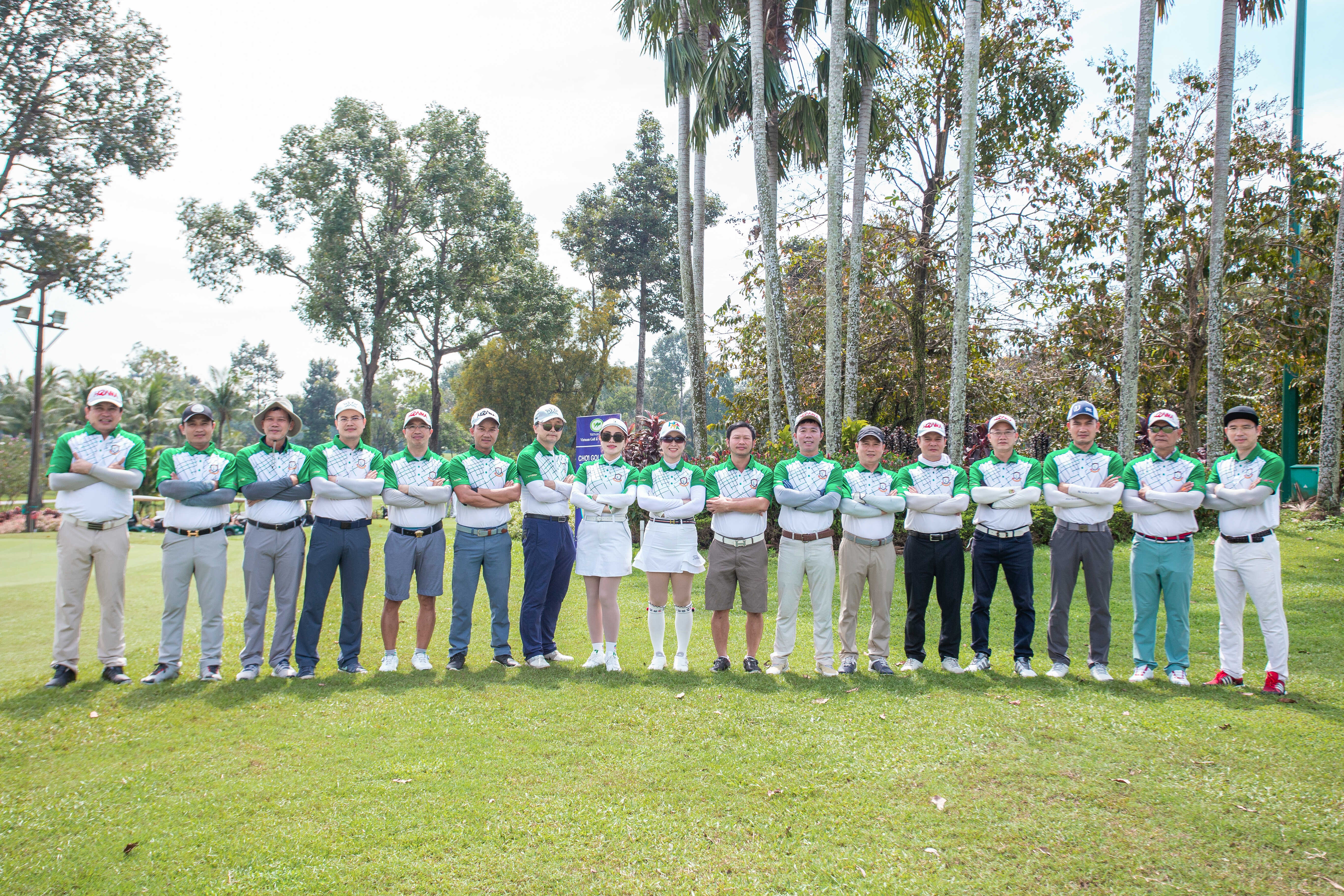 cu dan chung cu tai TP.HCM tham gia dau golf anh 1