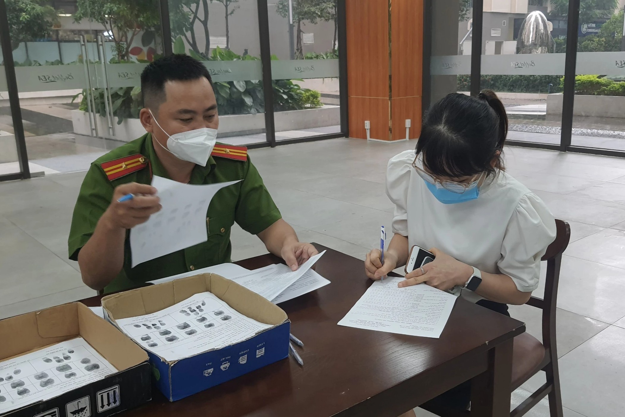 cap can cuoc cong dan ngay tai chung cu anh 1