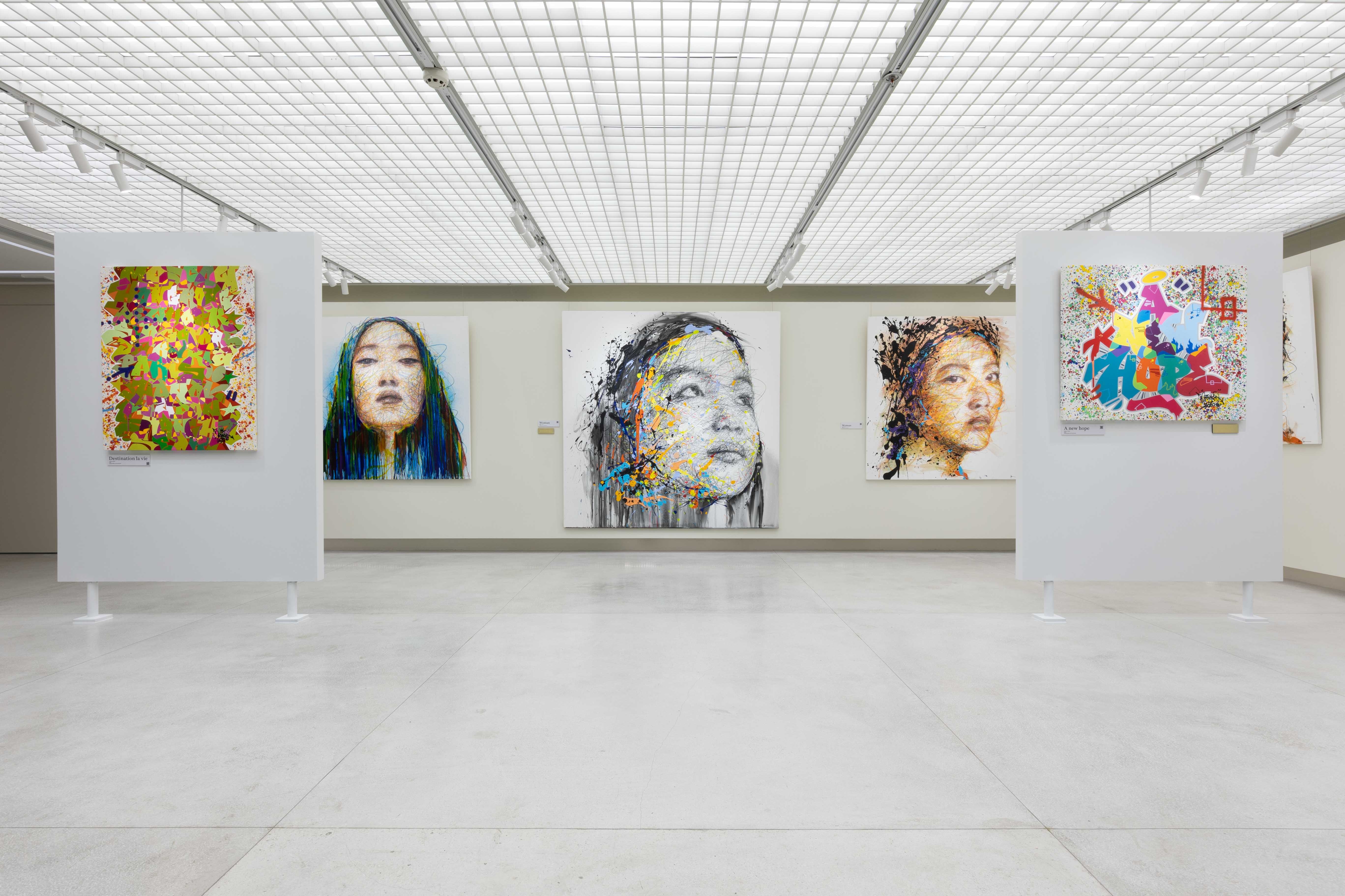 2 hoa si goc Viet dua graffiti vao phong tranh tai TP.HCM hinh anh