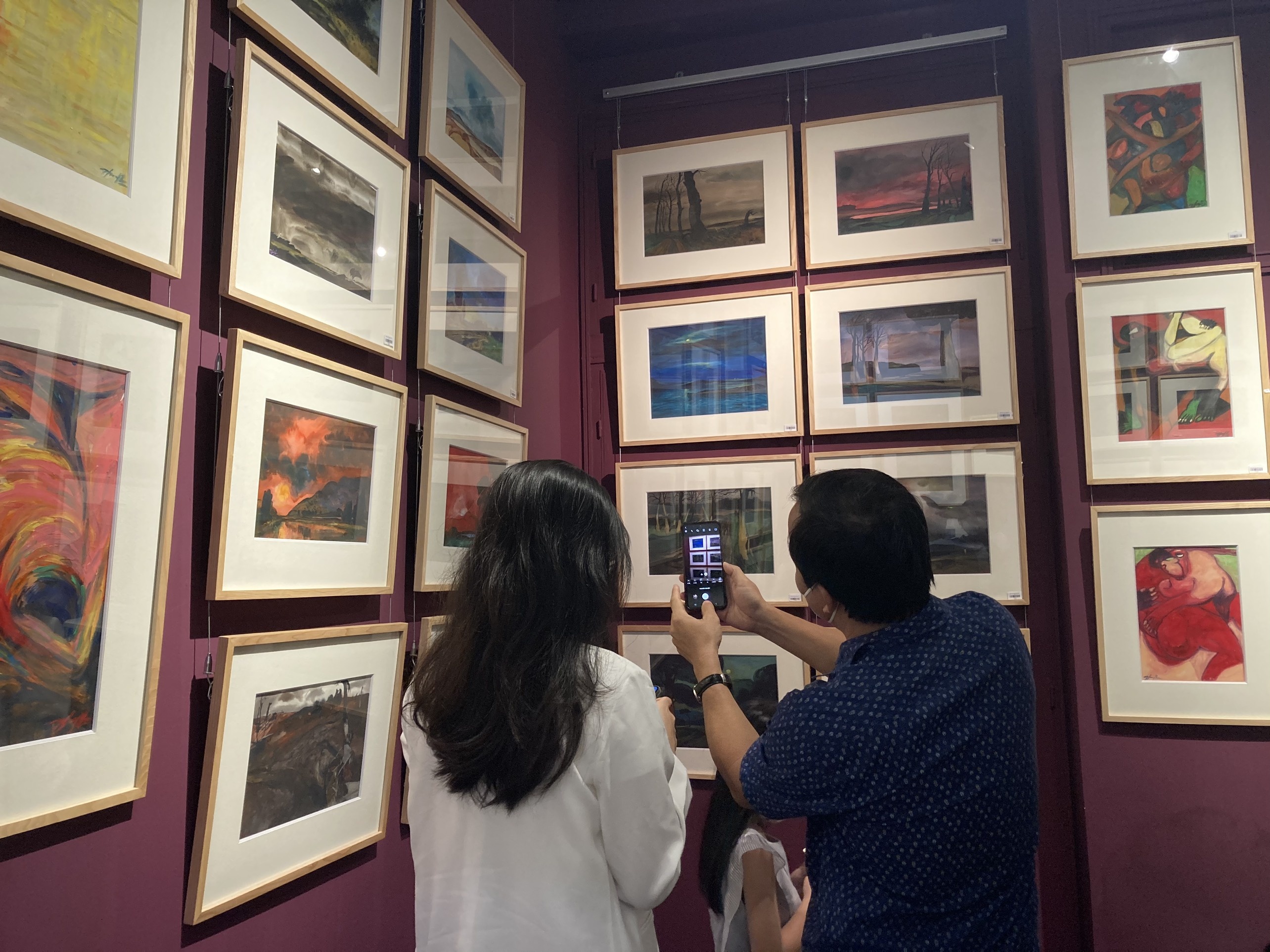 4 nam hoan thanh hon 1.000 buc tranh ve cuoc song hinh anh