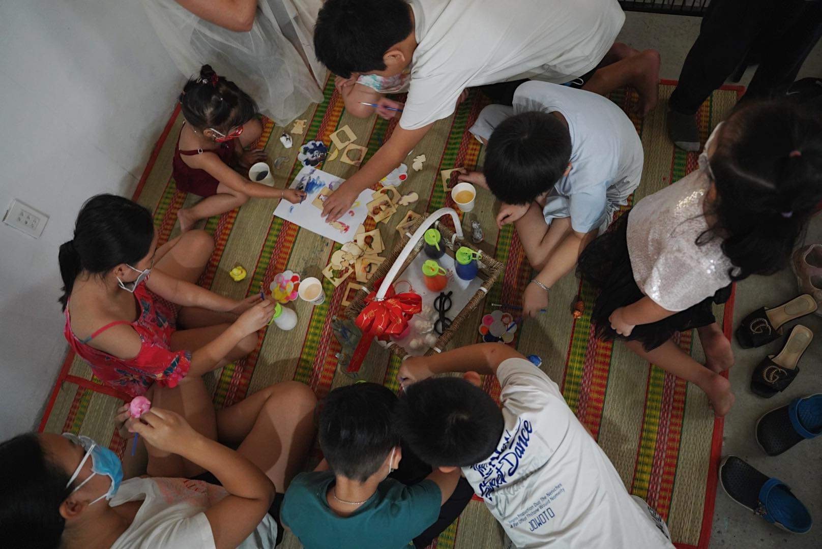 Tiem banh o Thao Dien to chuc lop hoc tieng Anh anh 1