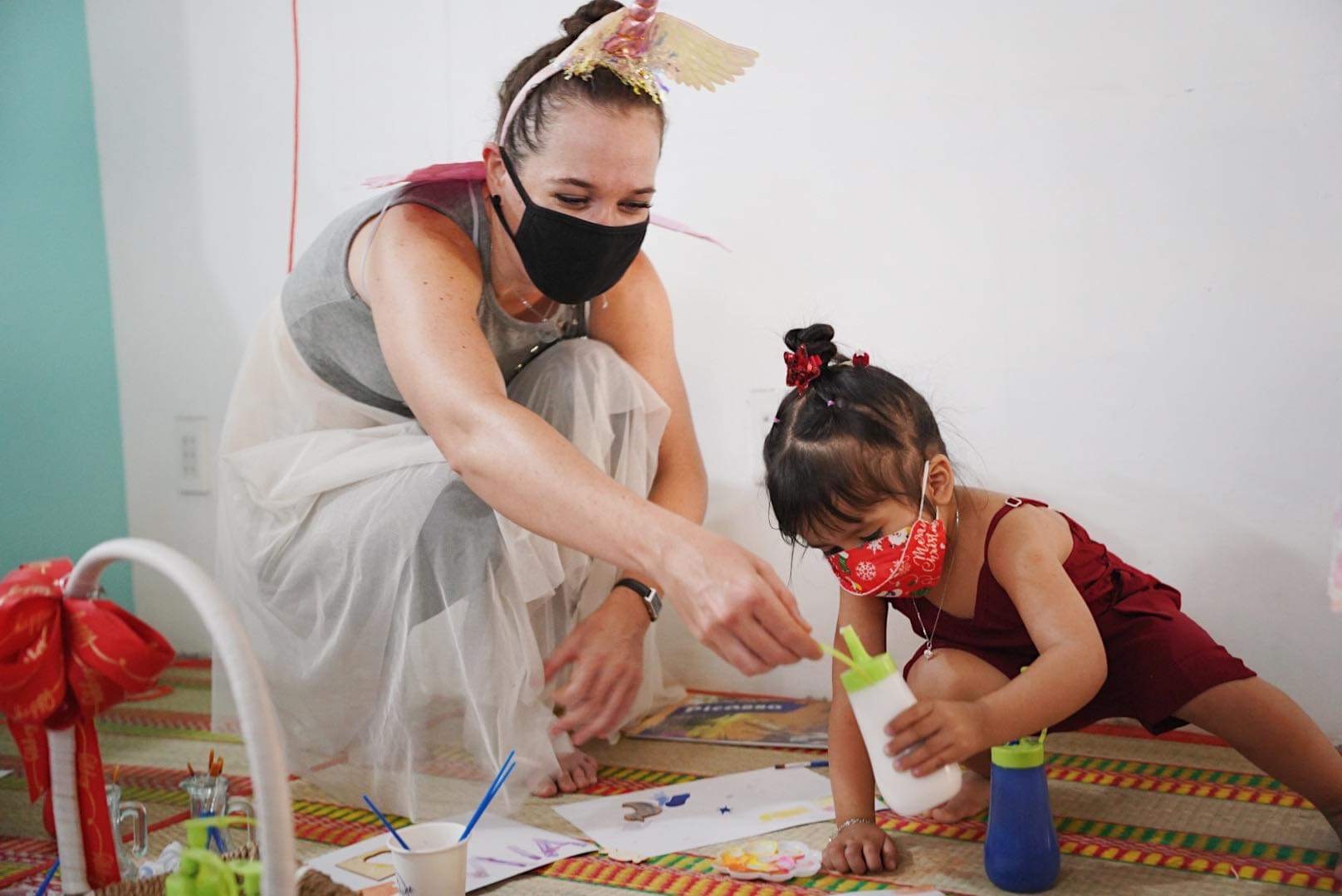 Tiem banh o Thao Dien to chuc lop hoc tieng Anh mien phi cho tre em hinh anh