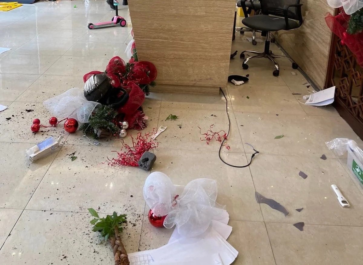 nguoi nuoc ngoai gay roi o chung cu TP.HCM anh 1