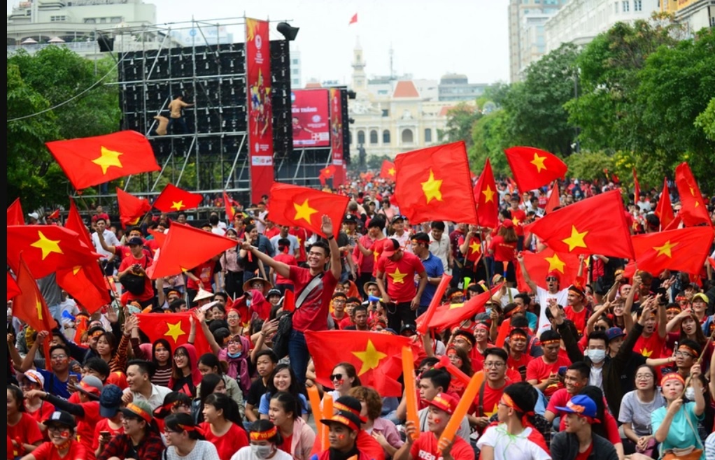 TP.HCM cam xe vao duong Nguyen Hue truoc tran Viet Nam - Myanmar hinh anh