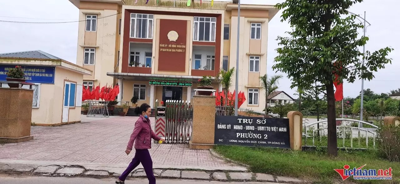 Can bo phuong o Quang Tri cho thue dat roi lay tien chia nhau anh 1