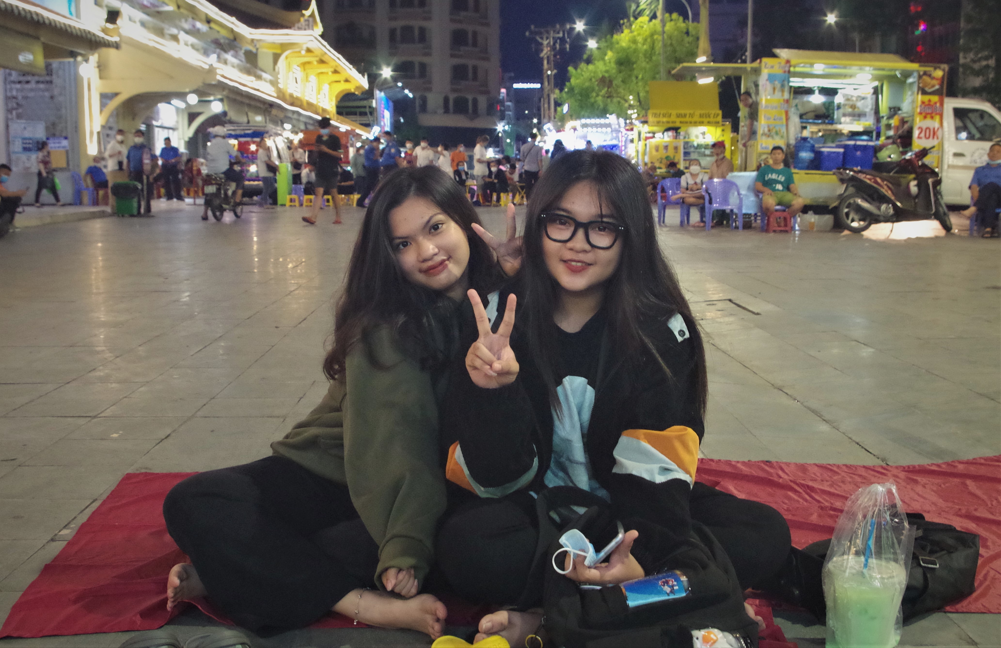 Nguoi dan TP.HCM tu tap o ngoi cho gan tram tuoi co vu bong da anh 1