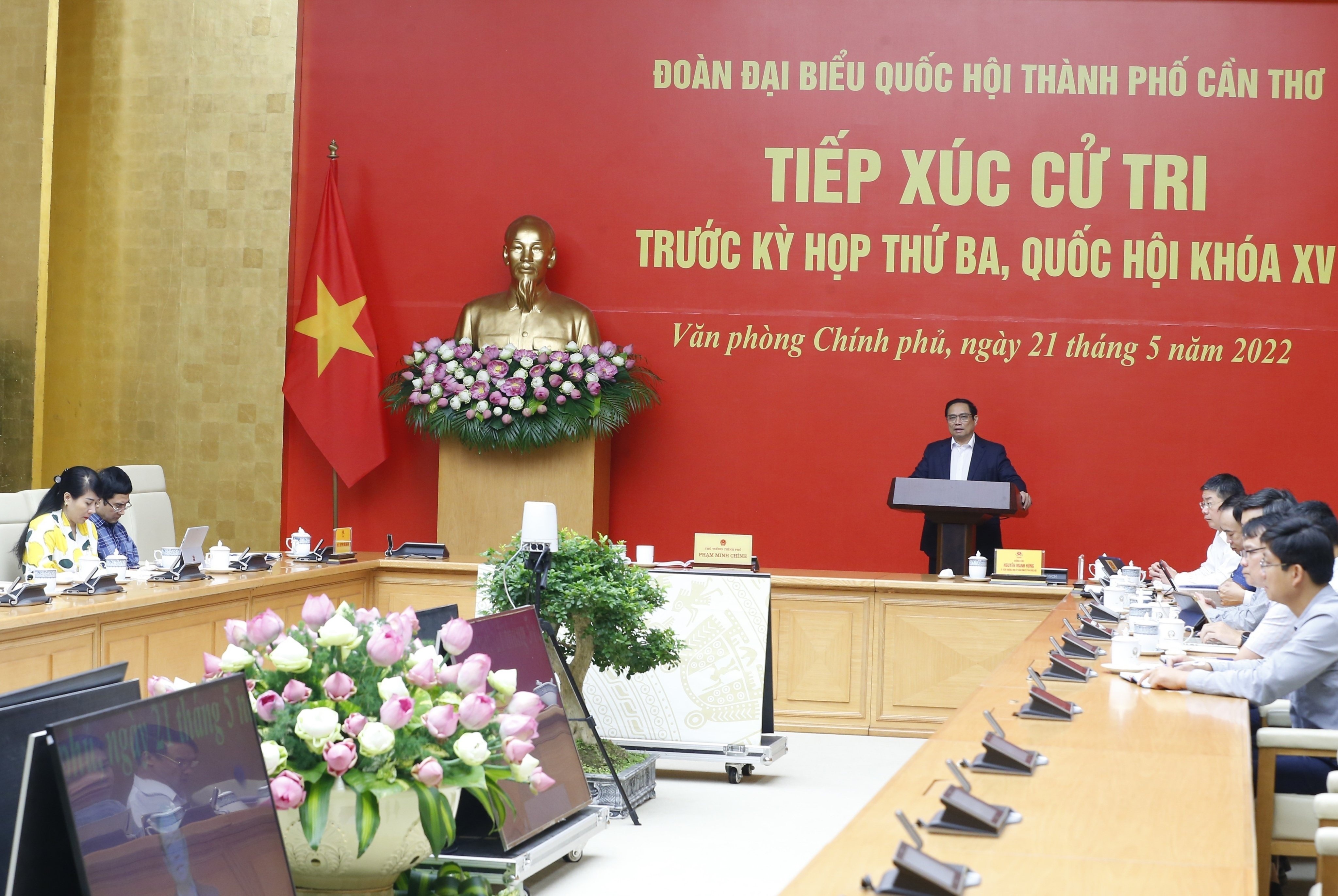 Thu tuong Pham Minh Chinh tiep xuc cu tri Can Tho anh 1