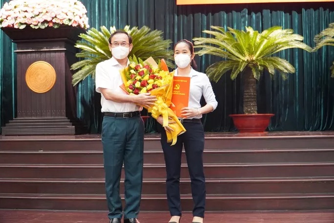 TP.HCM co them 2 Thanh uy vien anh 2