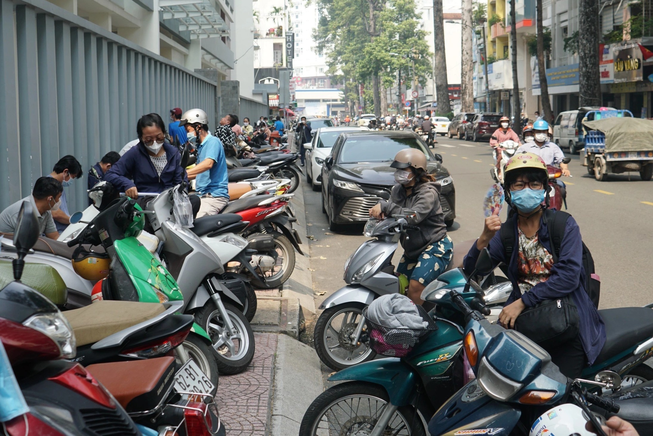 TP.HCM nang nong gay gat anh 1