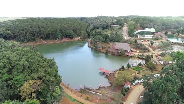 Kon Tum don lien tiep 3 tran dong dat hinh anh