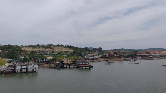 Chay 3 tau du lich o Quang Ninh anh 2