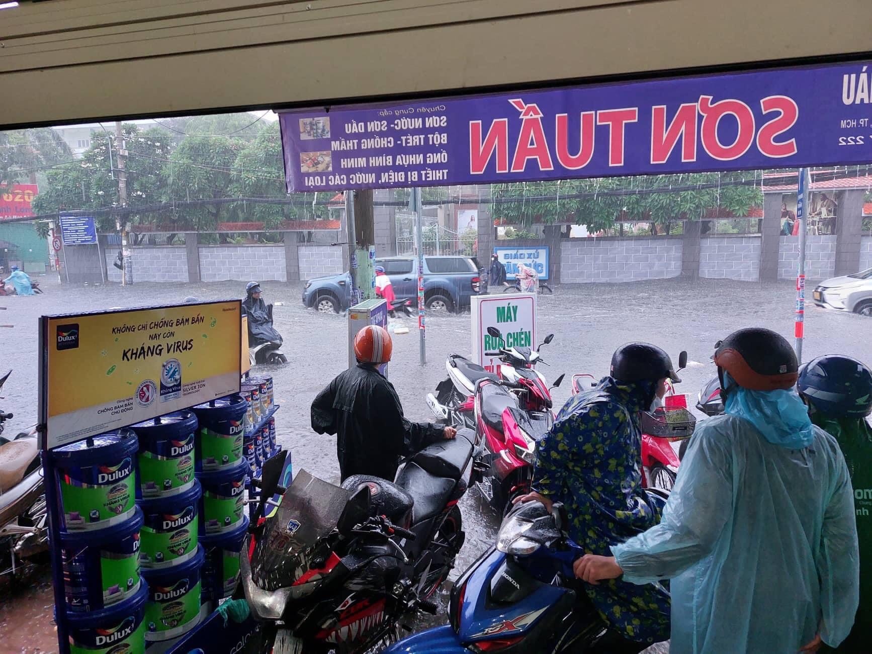 Nhieu tuyen duong ngap sau anh 1