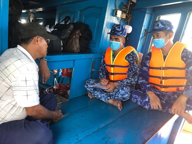 tau cho 85.000 lit dau DO khong ro nguon goc anh 1