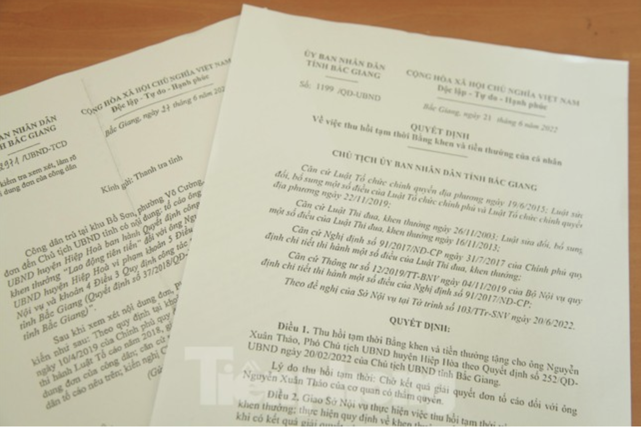 Dan to cao, pho chu tich huyen o Bac Giang bi thu bang khen hinh anh