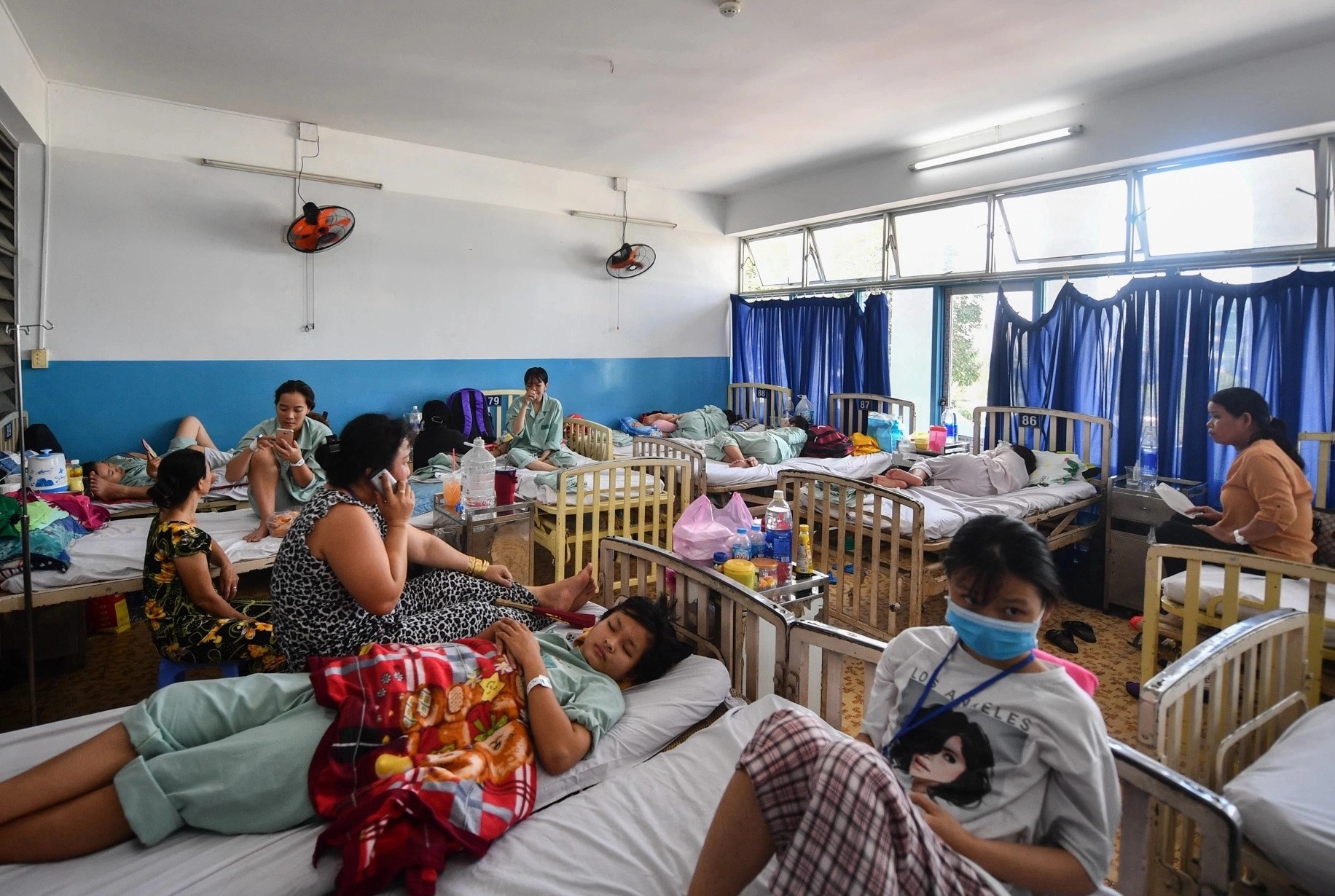 Dich chong dich, TP.HCM len kich ban thu dung dieu tri sot xuat huyet hinh anh