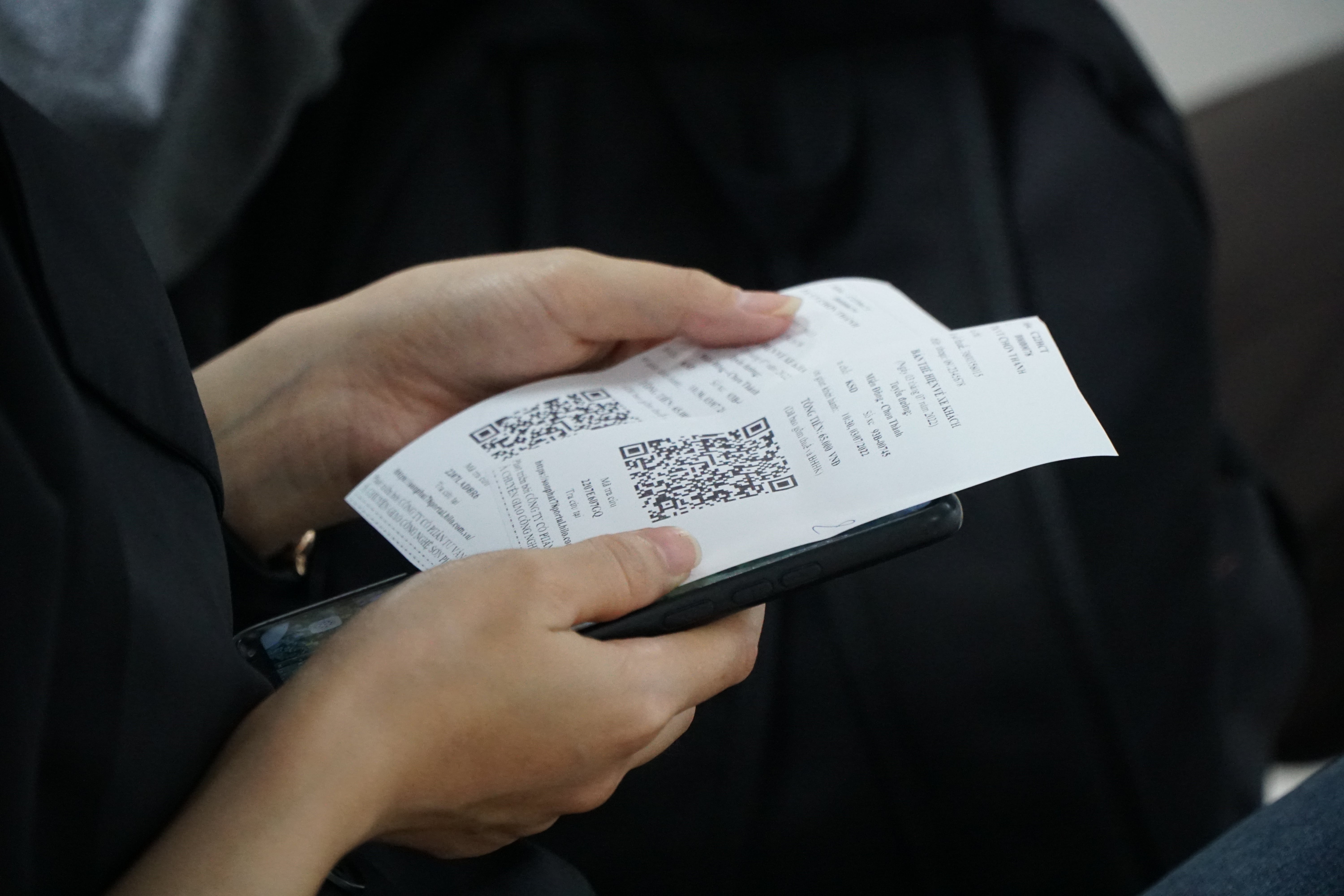 Nguoi dan, nha xe gap kho khi Ben xe Mien Dong doi sang ve dien tu hinh anh