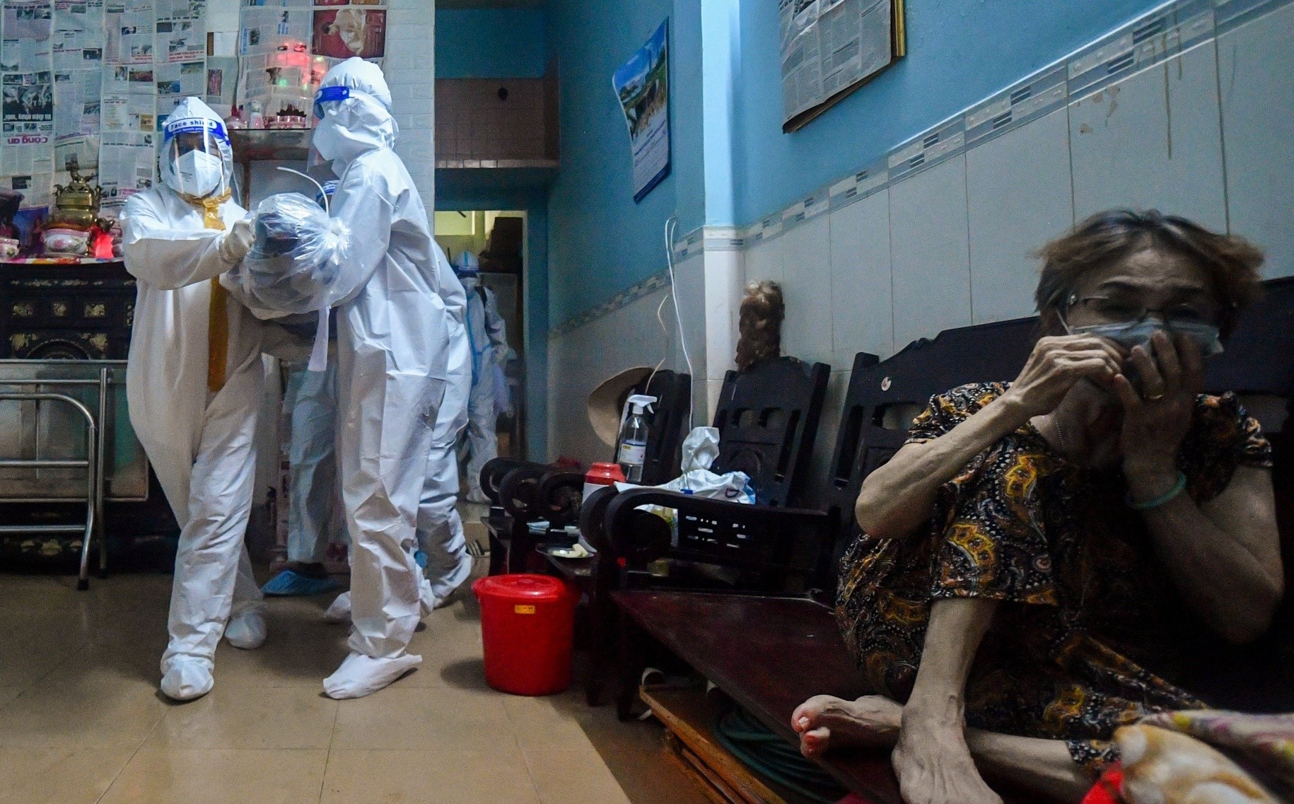 Co so y te o TP.HCM bi 'doi' chi phi mai tang F0 tu vong hinh anh