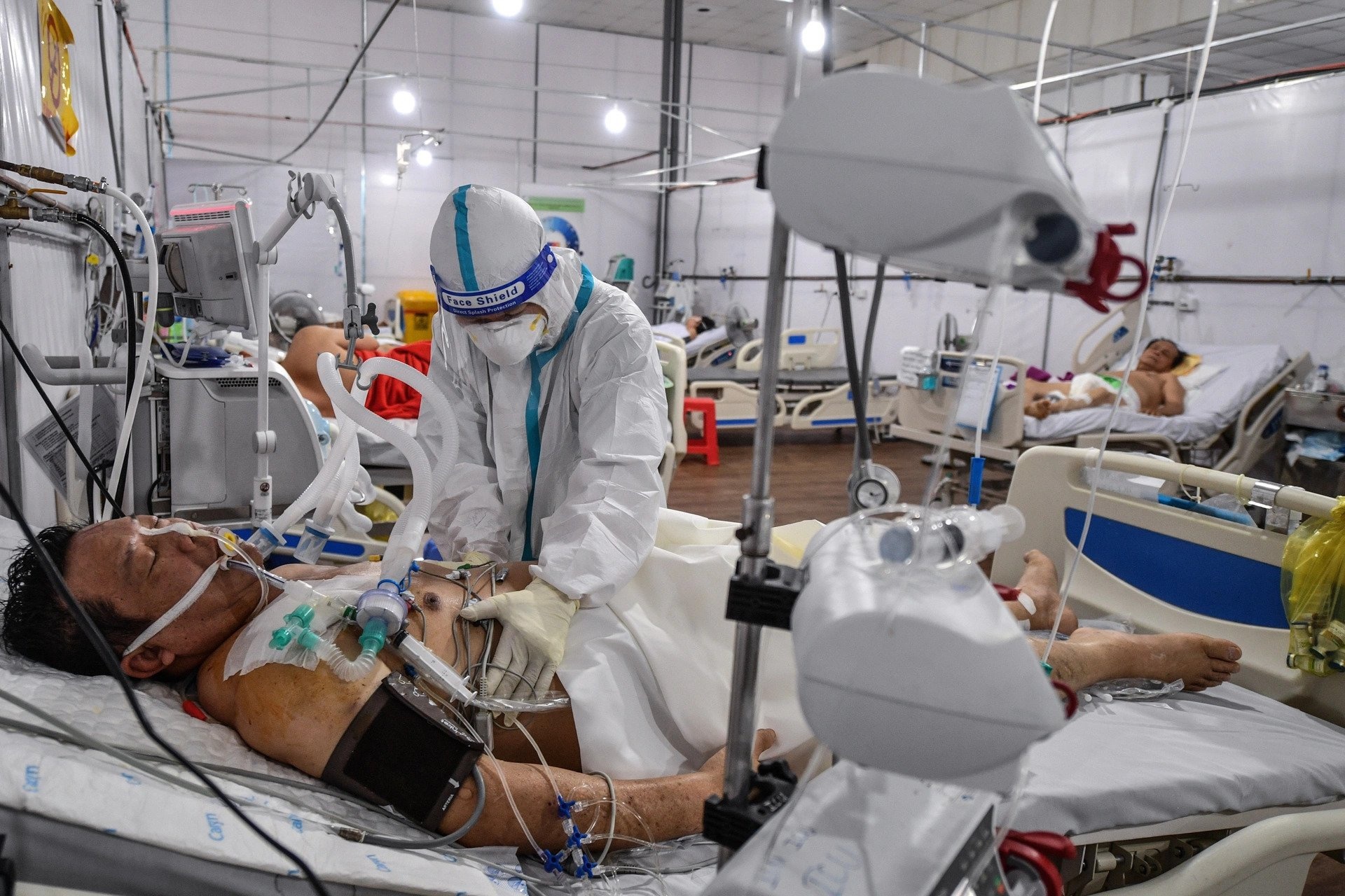 TP.HCM chuan bi 10.000 giuong dieu tri benh nhan Covid-19 hinh anh