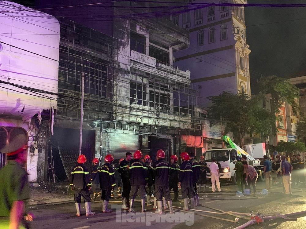 chay lon gan cay xang anh 1