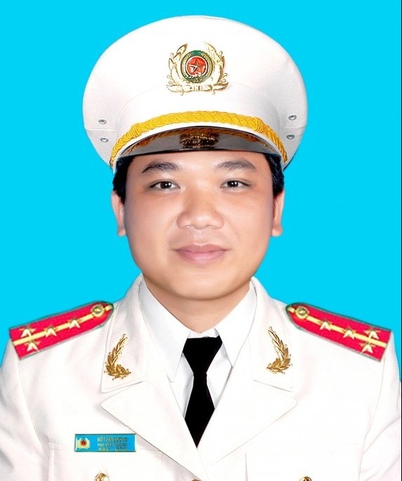 Truy thang cap bac ham voi dai uy cong an hy sinh khi lam nhiem vu hinh anh