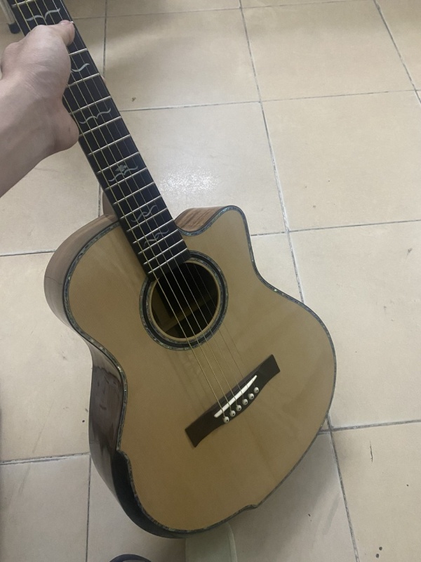 Nguoi linh cuu hoa qua cam trong ky uc cua ban dong mon anh 6