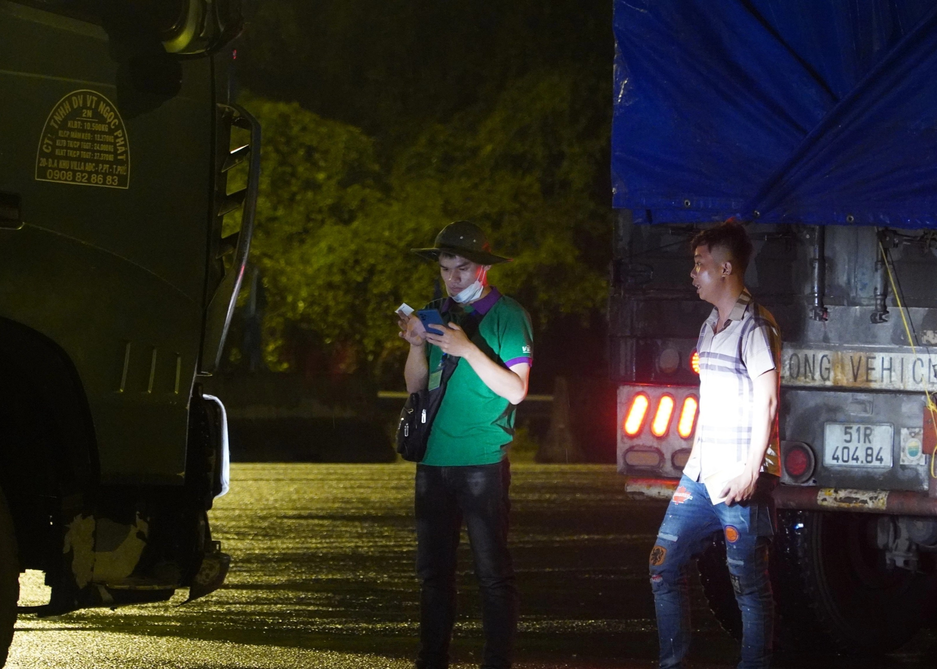 Doi mua xuyen dem dan the thu phi ETC cho tai xe anh 1