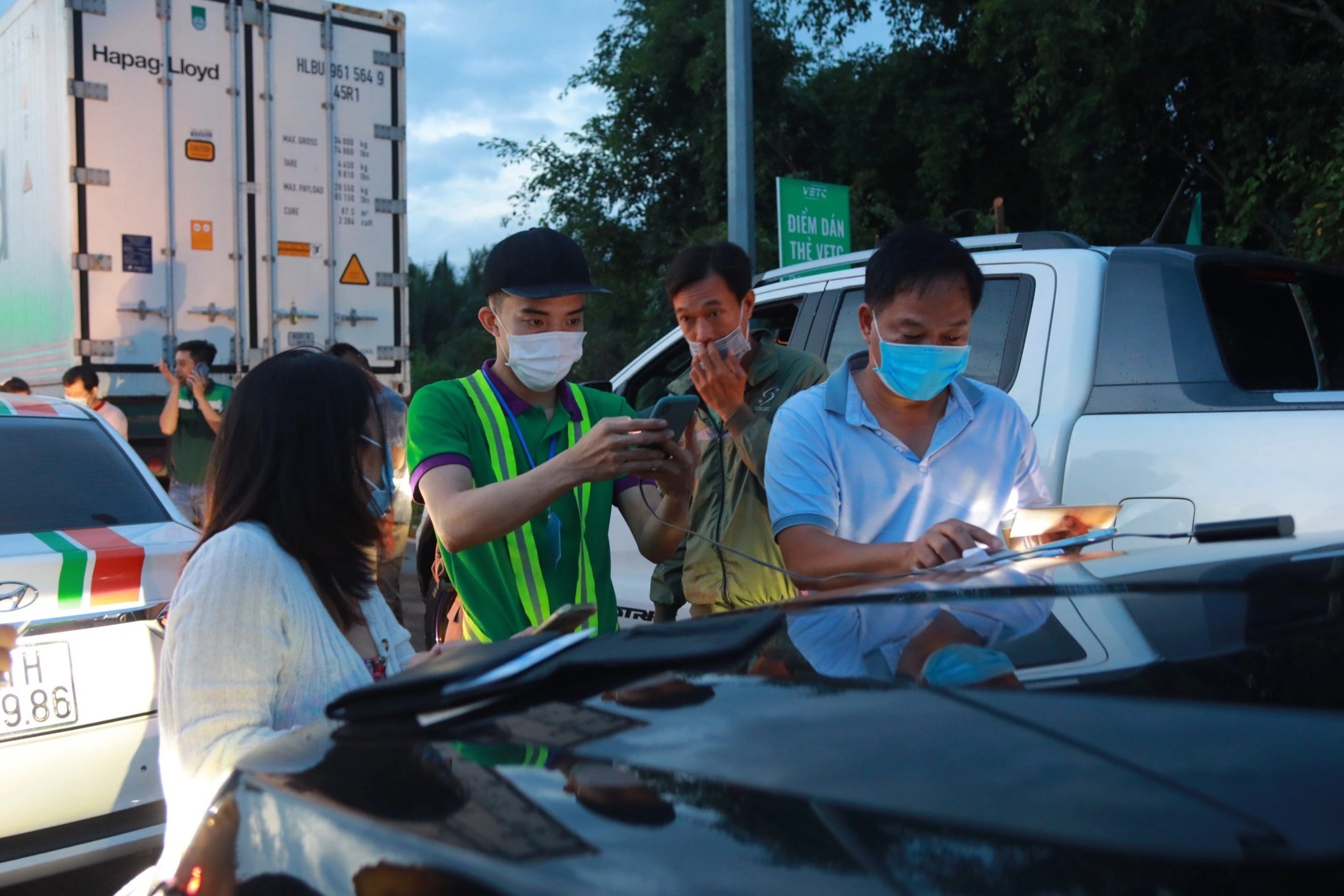 Tai xe phai quay dau vi khong nap duoc tien vao tai khoan ETC hinh anh