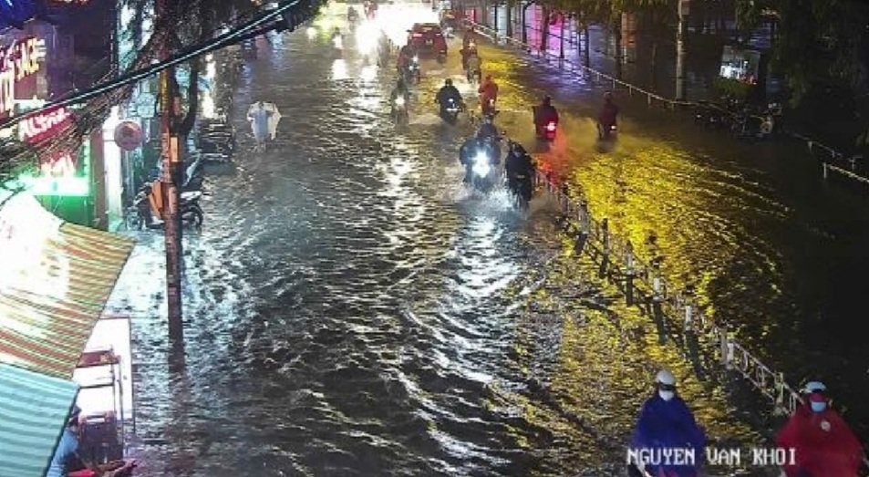 Nhieu tuyen duong TP.HCM ngap nang anh 2