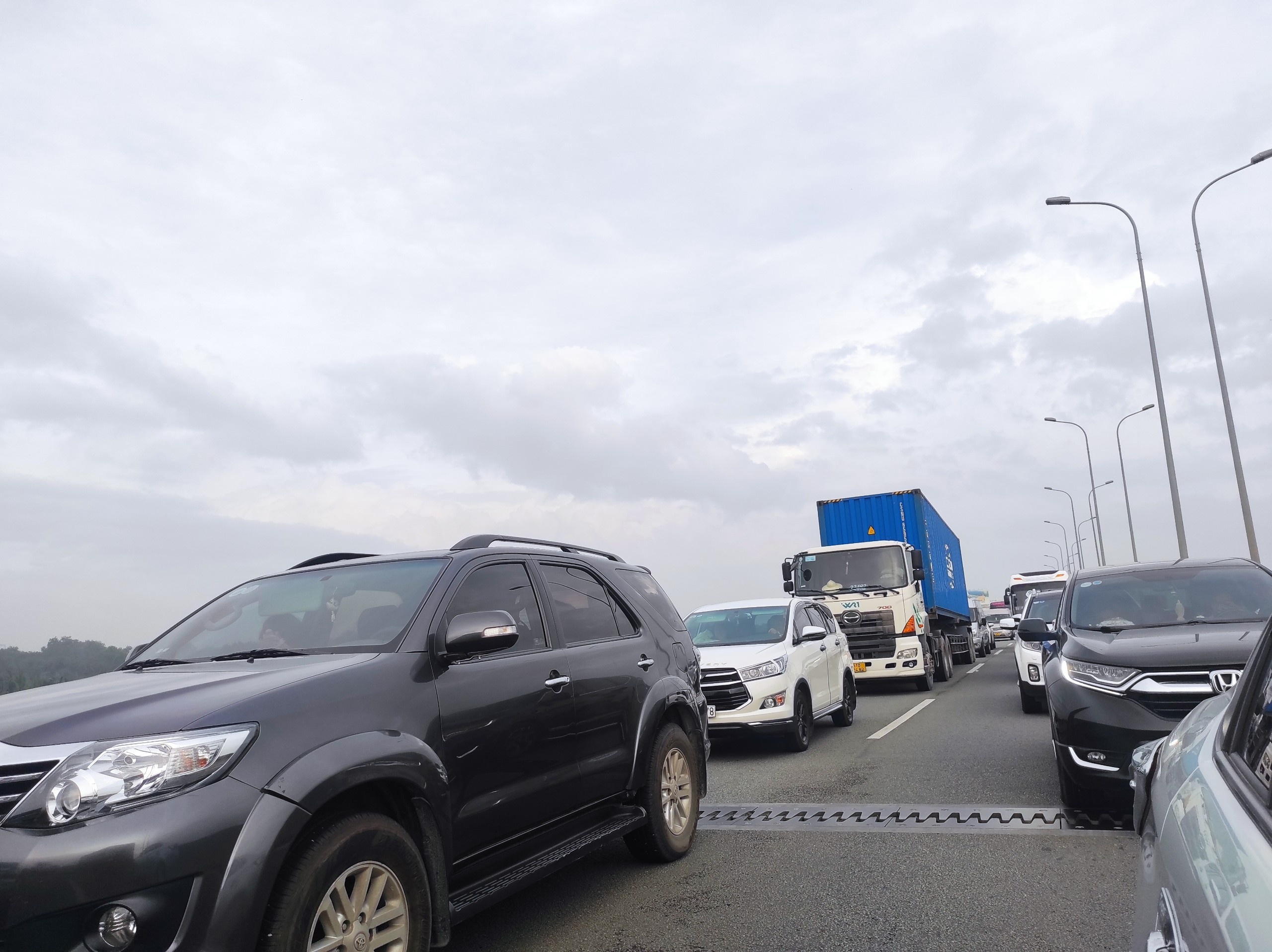 Lap bien ban xe chua dan the thu phi khong dung anh 2