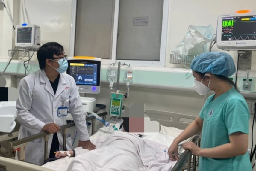 Them 5 nguoi nhap vien vi ngo doc ruou o TP.HCM hinh anh