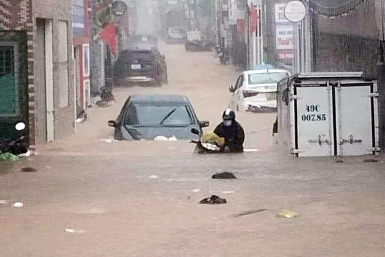 Da Lat chi ra nguyen nhan ngap nang moi khi mua lon hinh anh