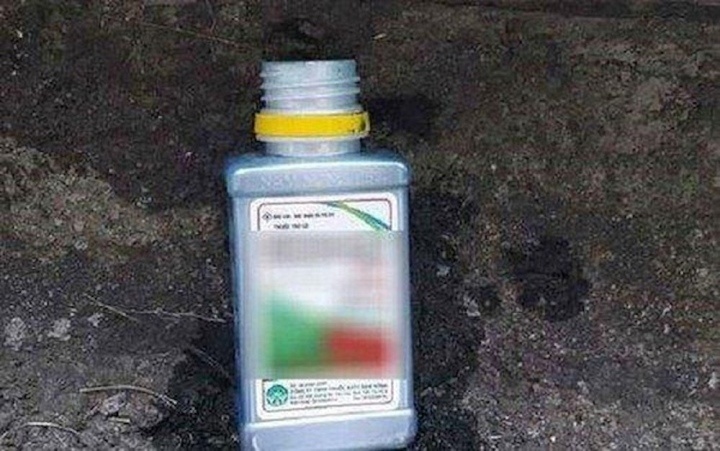 Giam doc van phong dang ky dat dai uong thuoc tru sau tu tu hinh anh