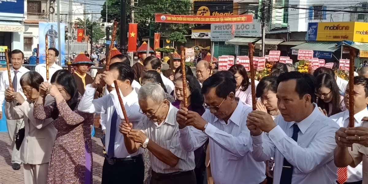 dang huong anh hung anh 3