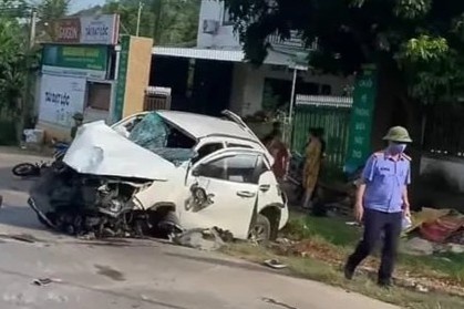 Oto tong chet 2 vo chong: Chay qua toc do, bat chap hieu lenh cua CSGT hinh anh