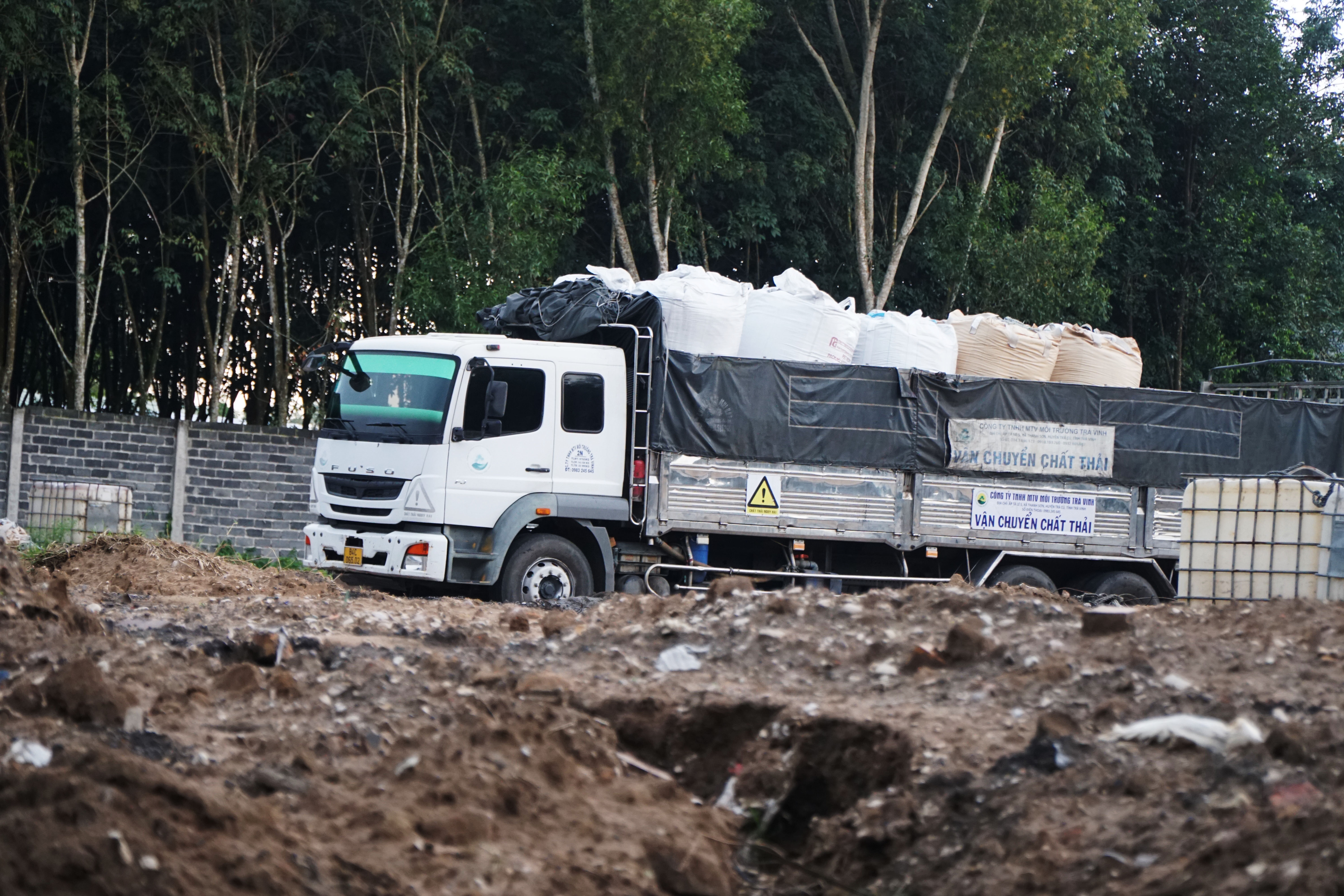 Bai chon rac thai anh 2