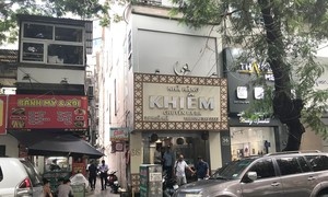 Nhan vien khong cat ngan mong tay khien chu quan o Ha Noi bi phat hinh anh