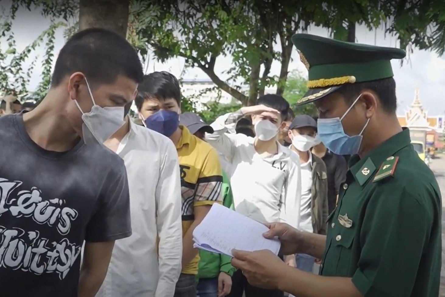 Long An tiep nhan 34 cong dan tro ve tu Campuchia hinh anh