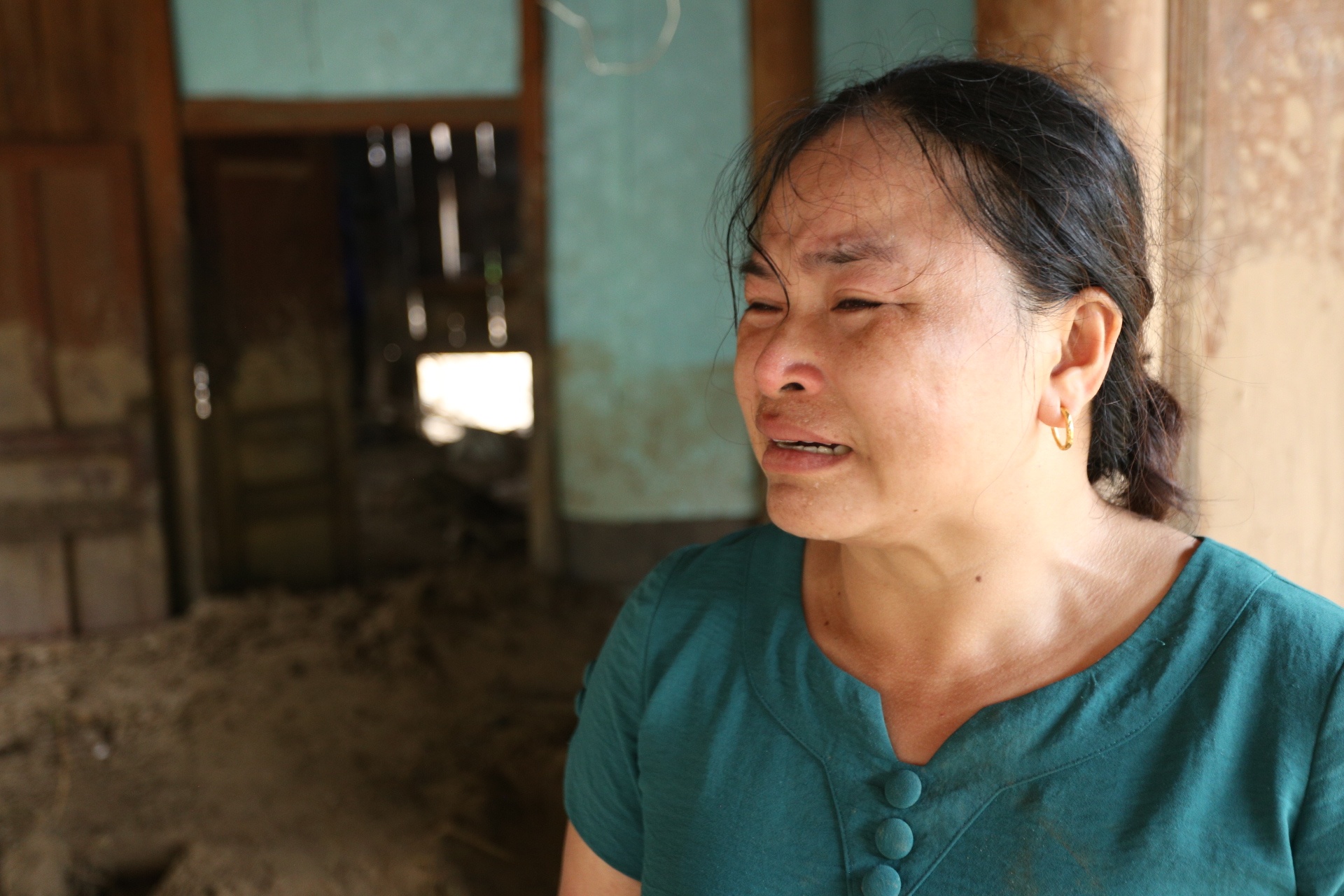 Nguoi dan Ky Son thoat chet trong gang tac khi lu quet ap toi hinh anh