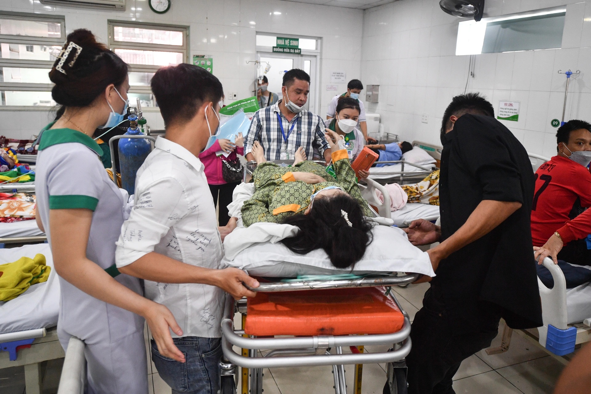 chay karaoke An Phu anh 1