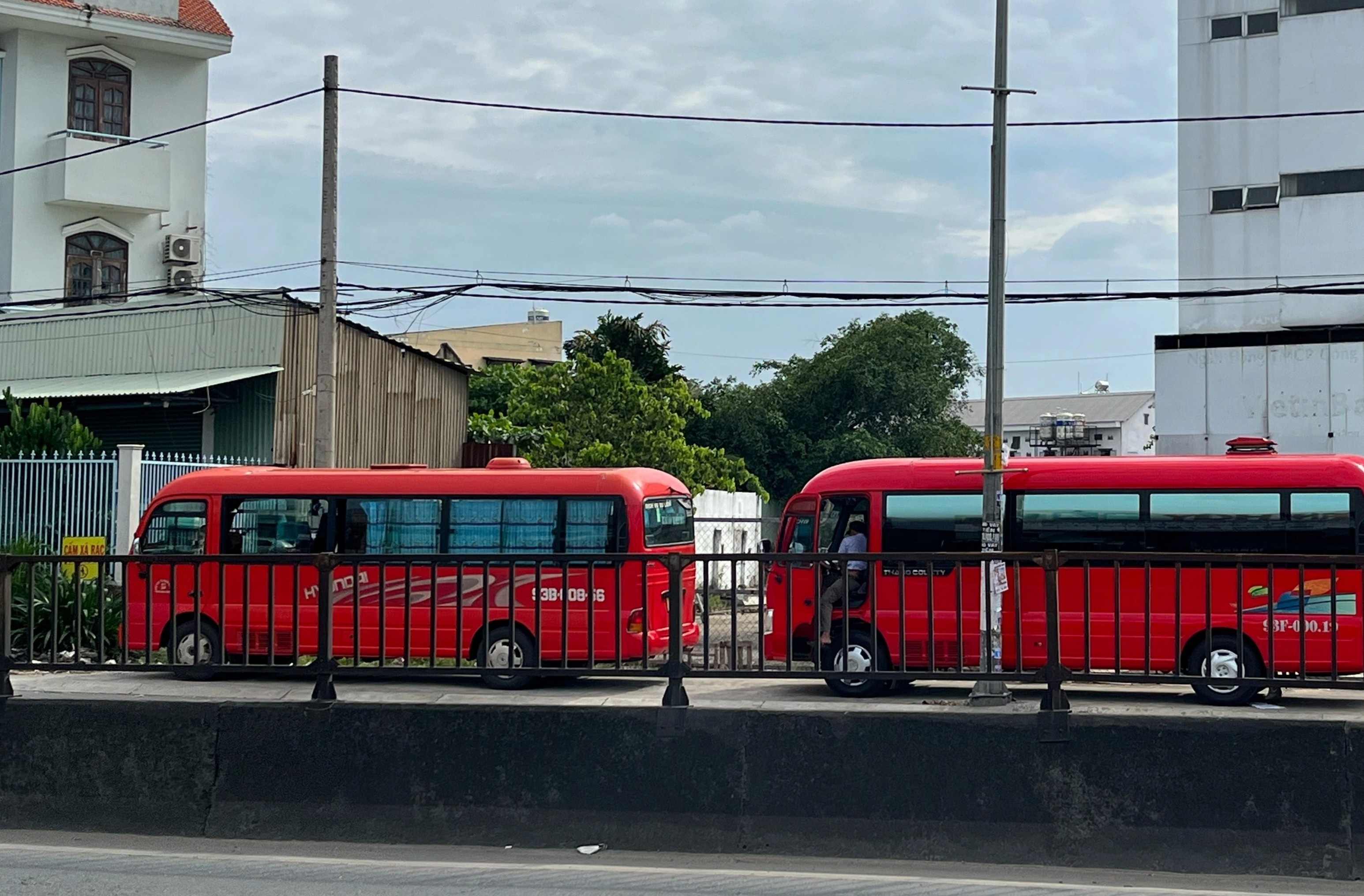 TP.HCM diem ten 76 vi tri xe du, ben coc hinh anh