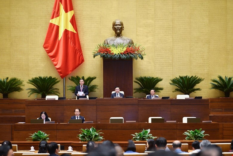 Quoc hoi bieu quyet thong qua mot so du an luat va nghi quyet hinh anh