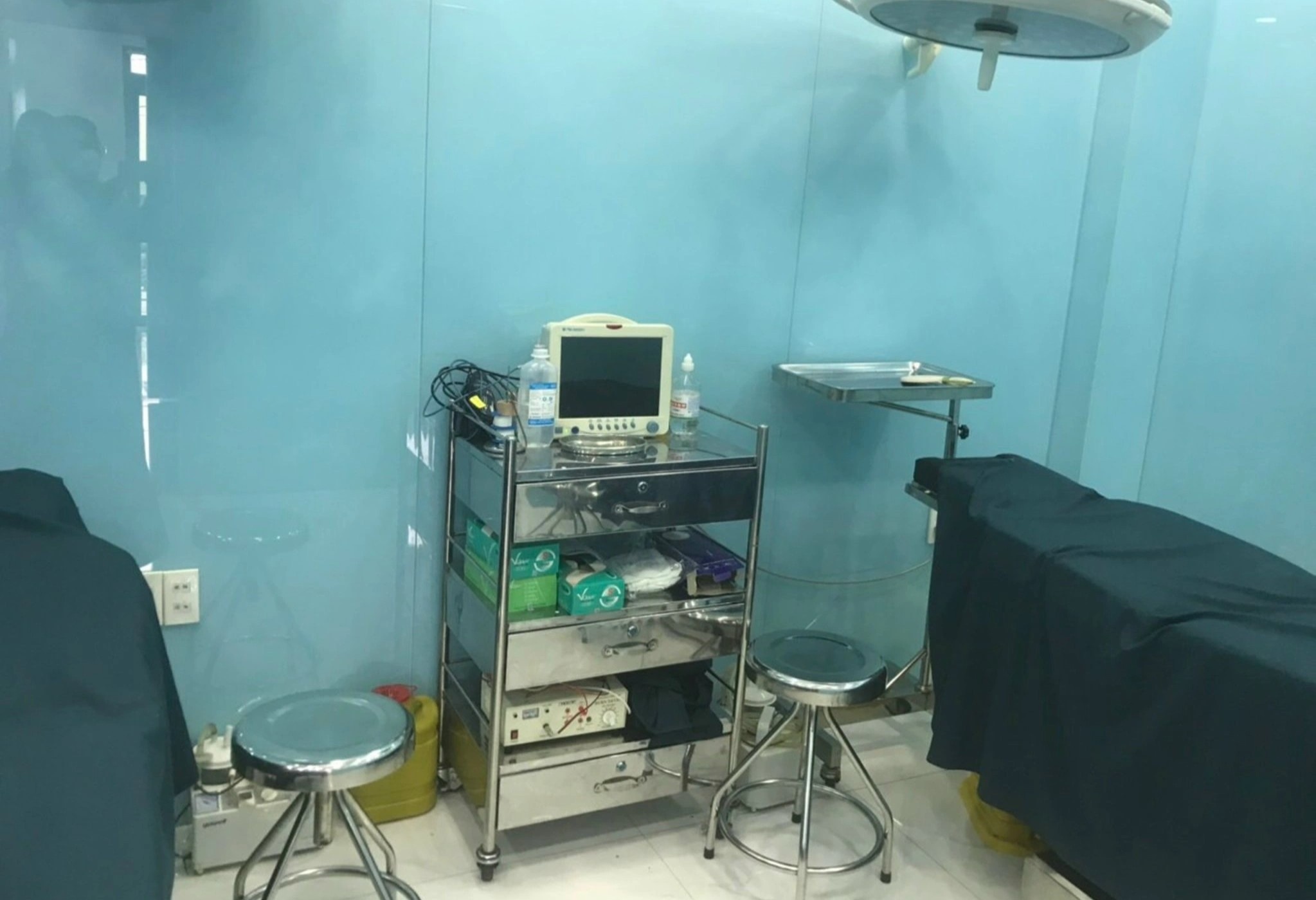 Phat nhieu ca nhan kham, chua benh khong phep o TP.HCM hinh anh