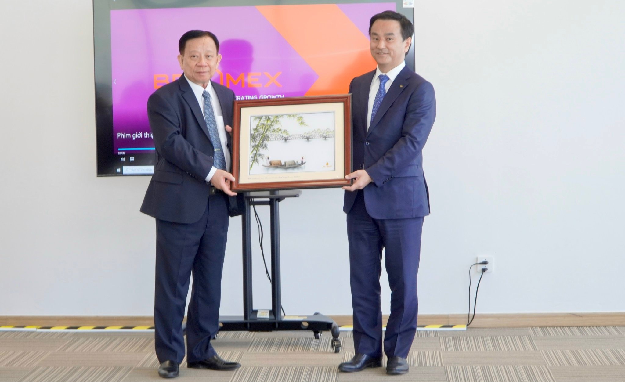 doi moi sang tao anh 2