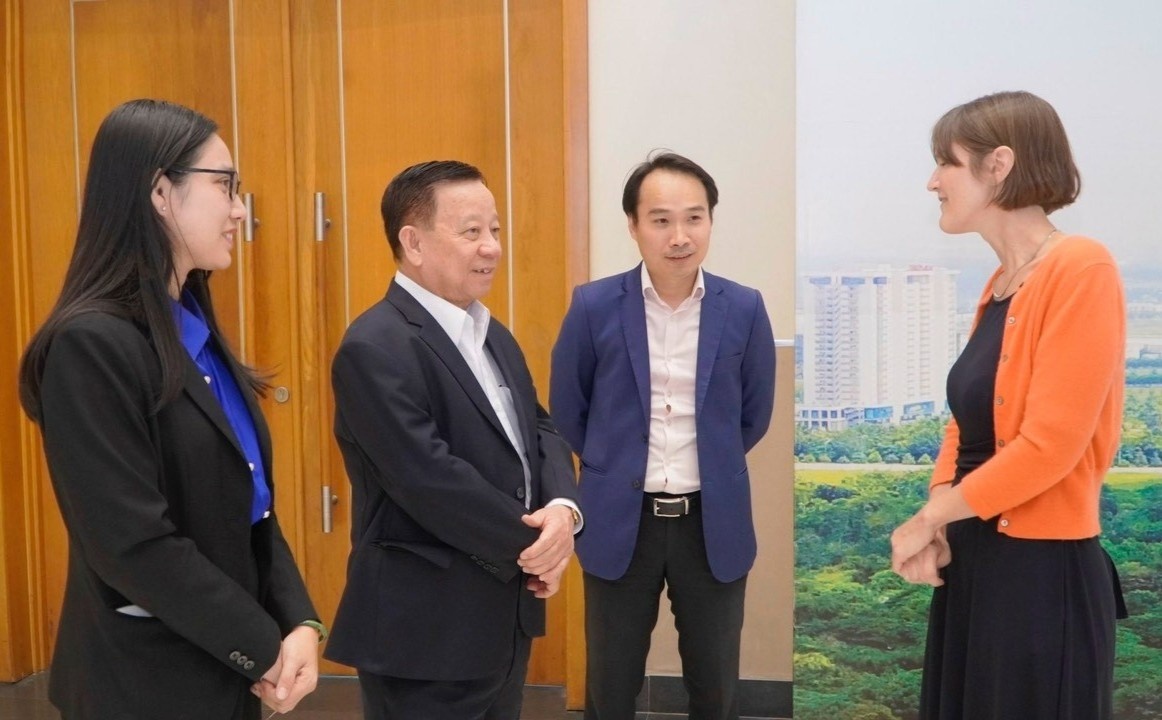 Binh Duong hop tac voi Anh ve giao duc, tri tue nhan tao hinh anh