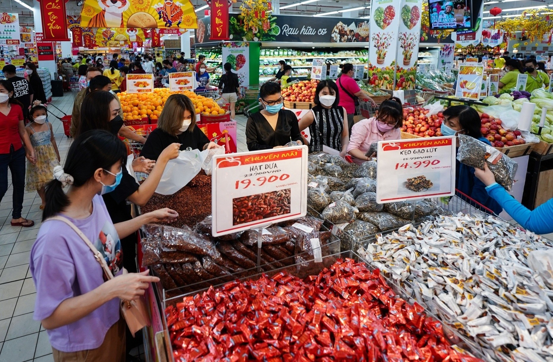 Binh Duong chuan bi hon 2.100 ty dong hang hoa Tet Quy Mao 2023 hinh anh